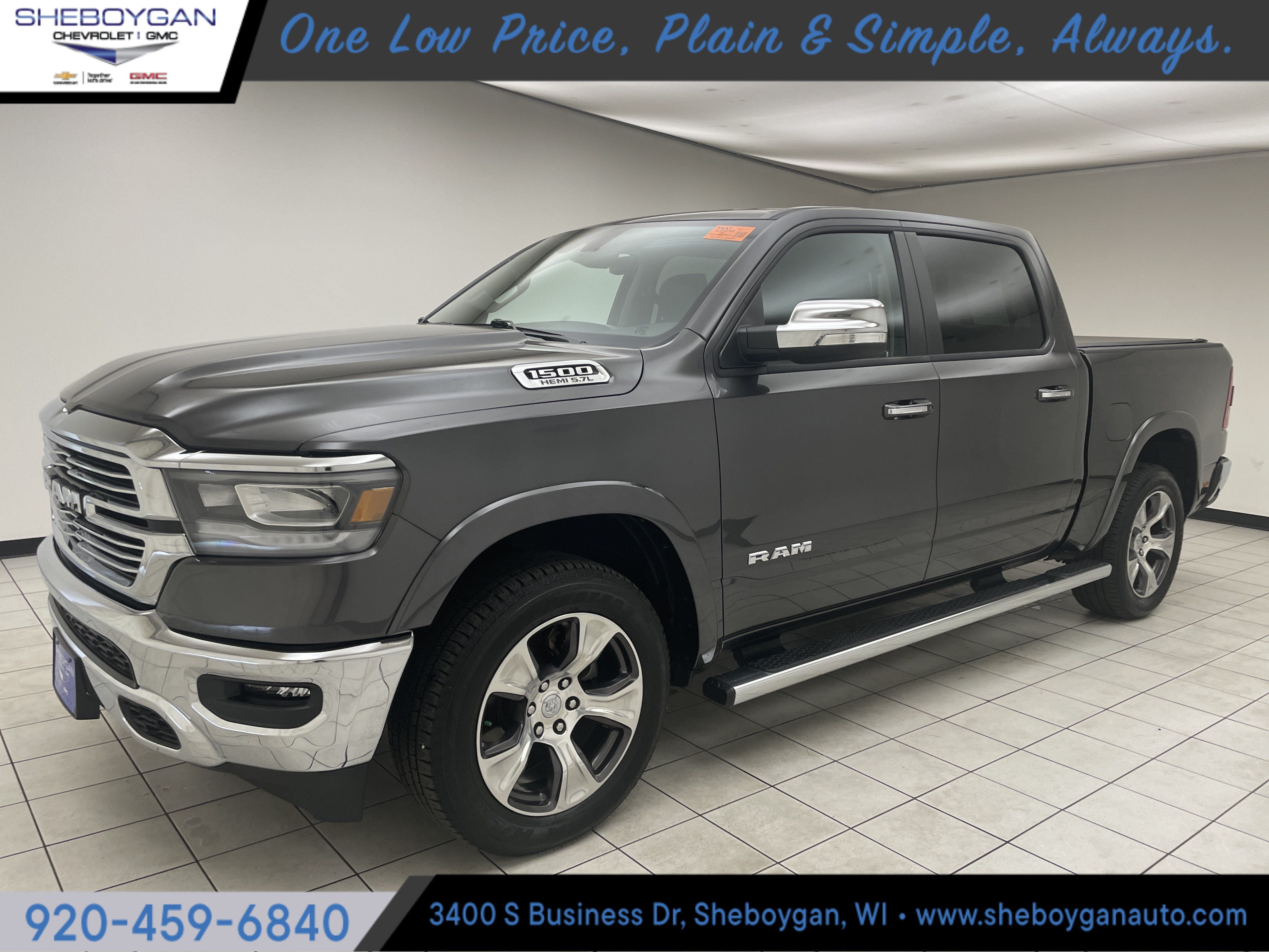 2022 RAM 1500 Laramie Crew Cab 4x4 5'7" Box in Gray — front three-quarter view