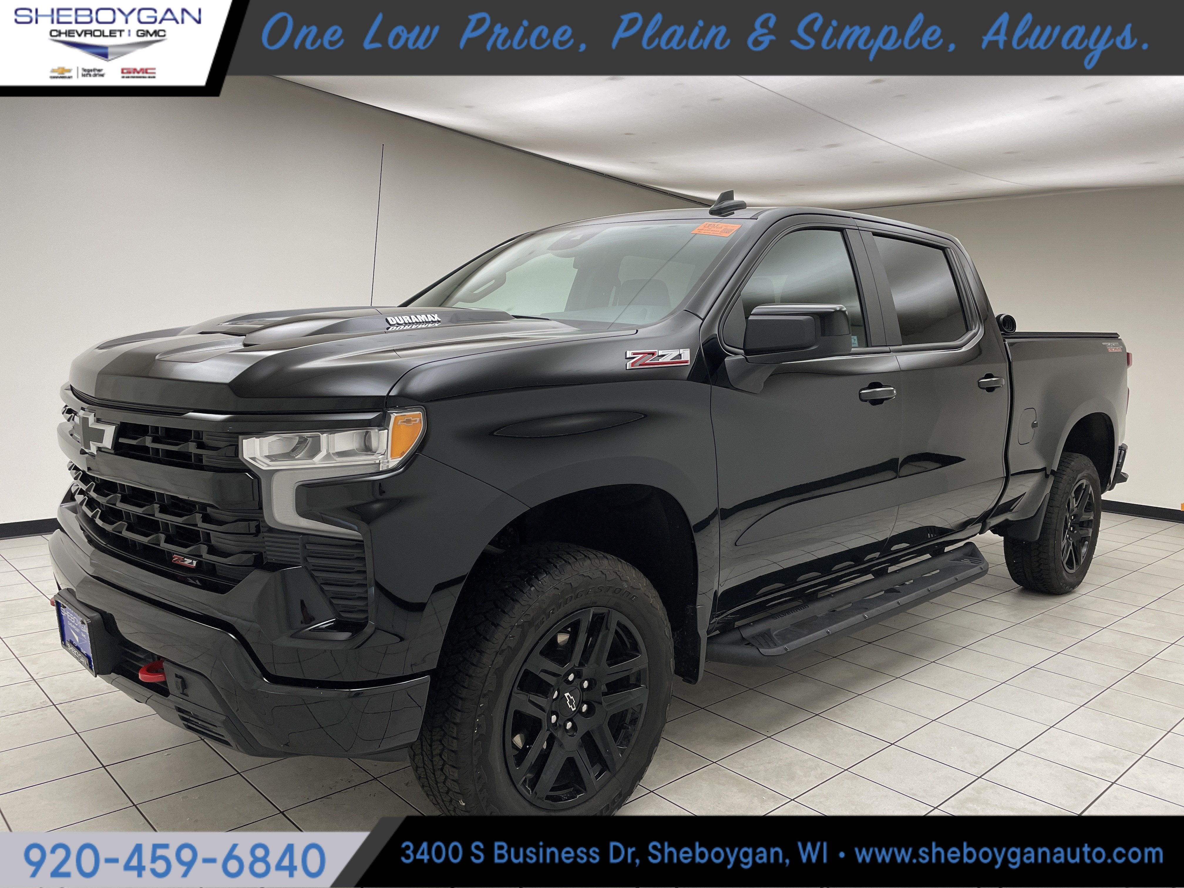 2025 Chevrolet Silverado 1500 LT Trail Boss in Black — front three-quarter view