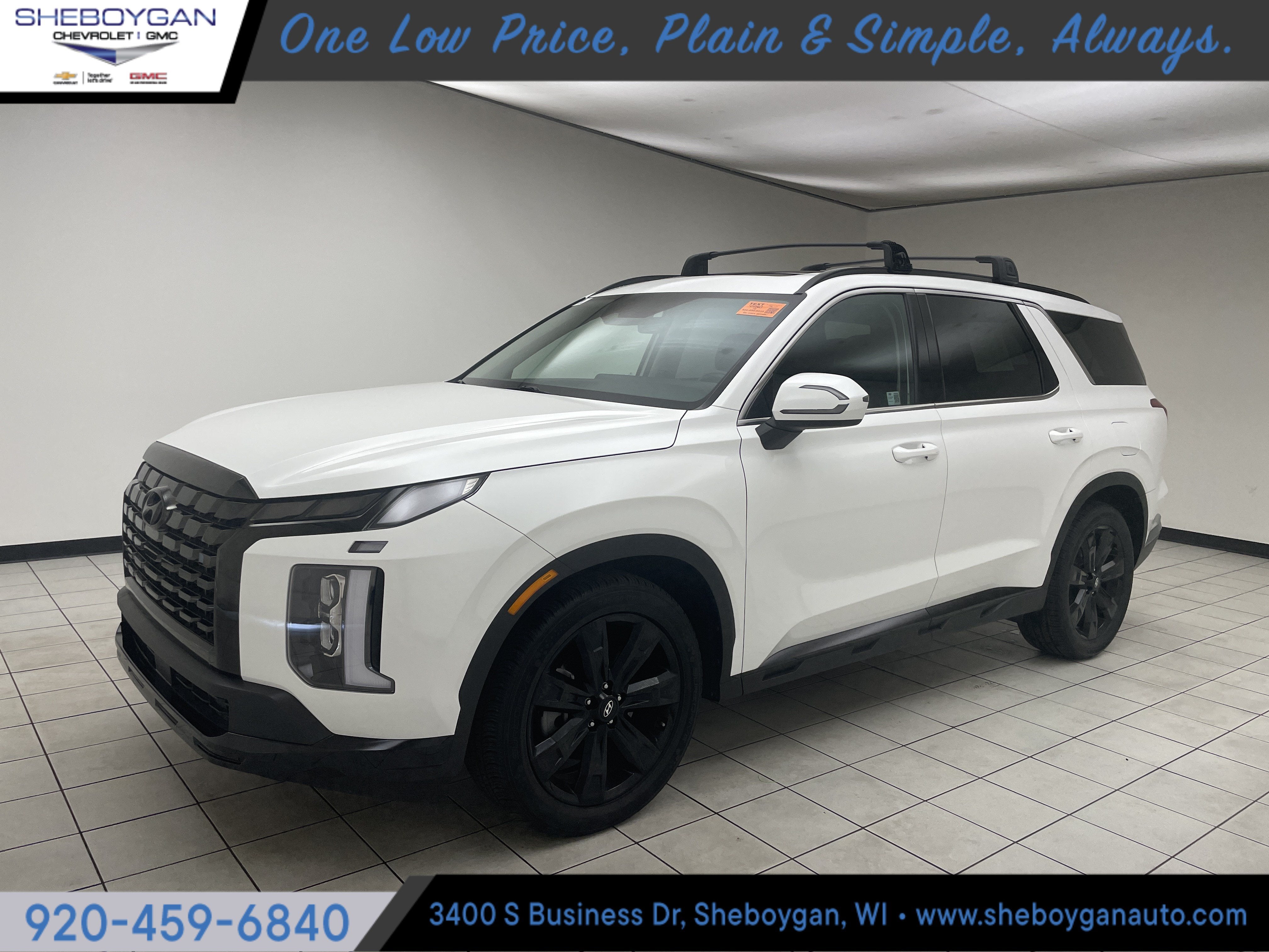 2024 Hyundai Palisade XRT in White — front three-quarter view