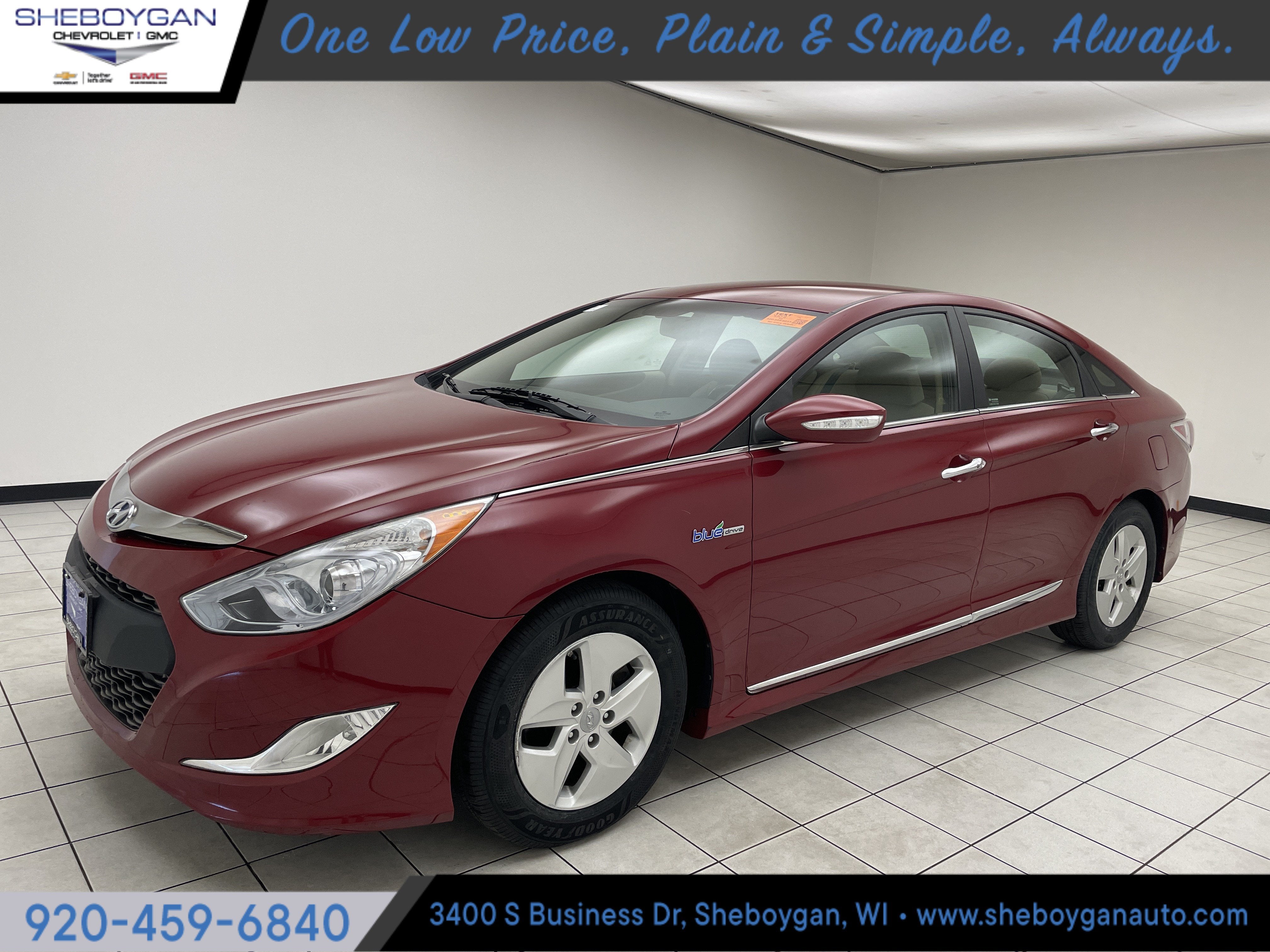 2012 Hyundai Sonata Hybrid Hybrid in Red — front three-quarter view