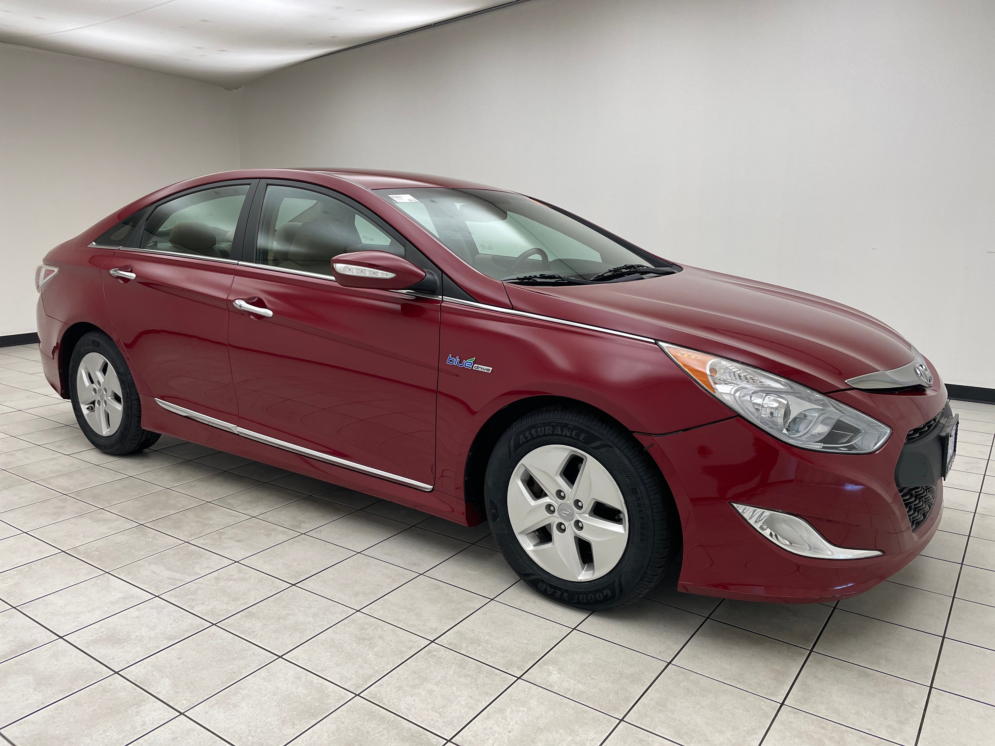 2012 Hyundai Sonata Hybrid — detail view