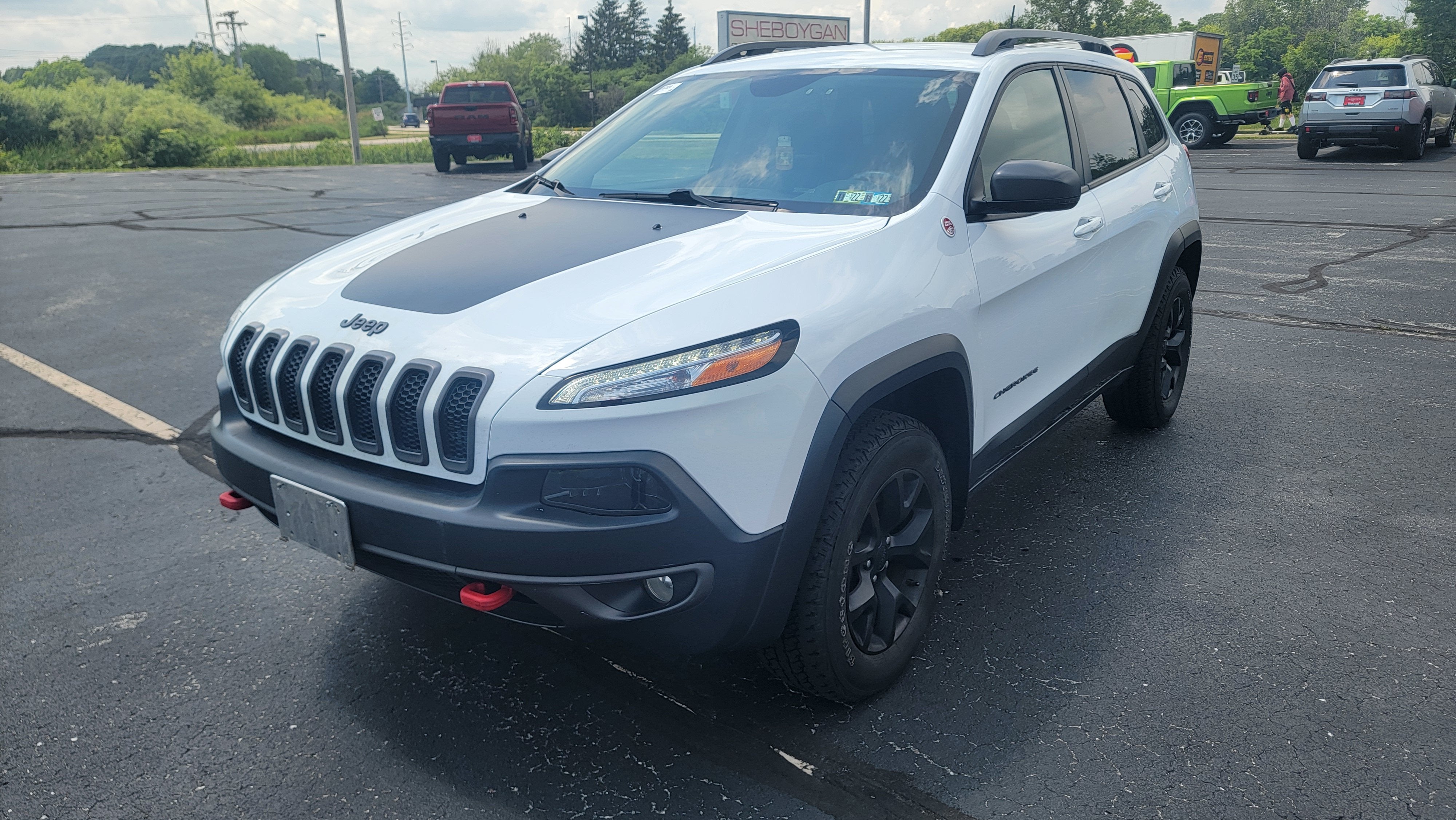 2018 Jeep Cherokee — side profile view